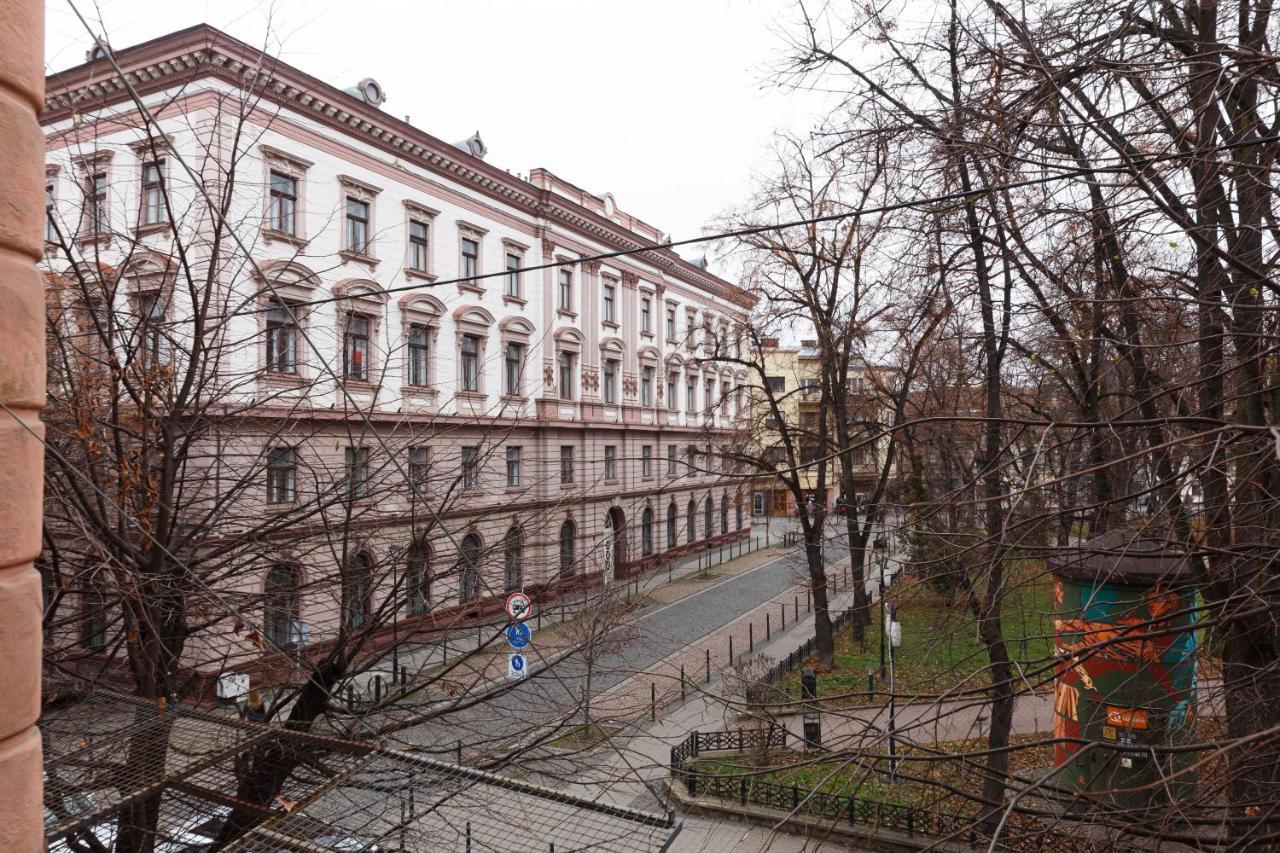 Passage Apartment Ivano-Frankivsk Exterior photo